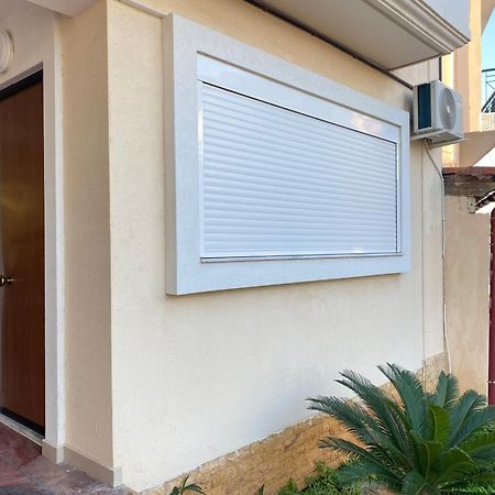 Cozy Apartment Near Airport Koropíon Exterior foto