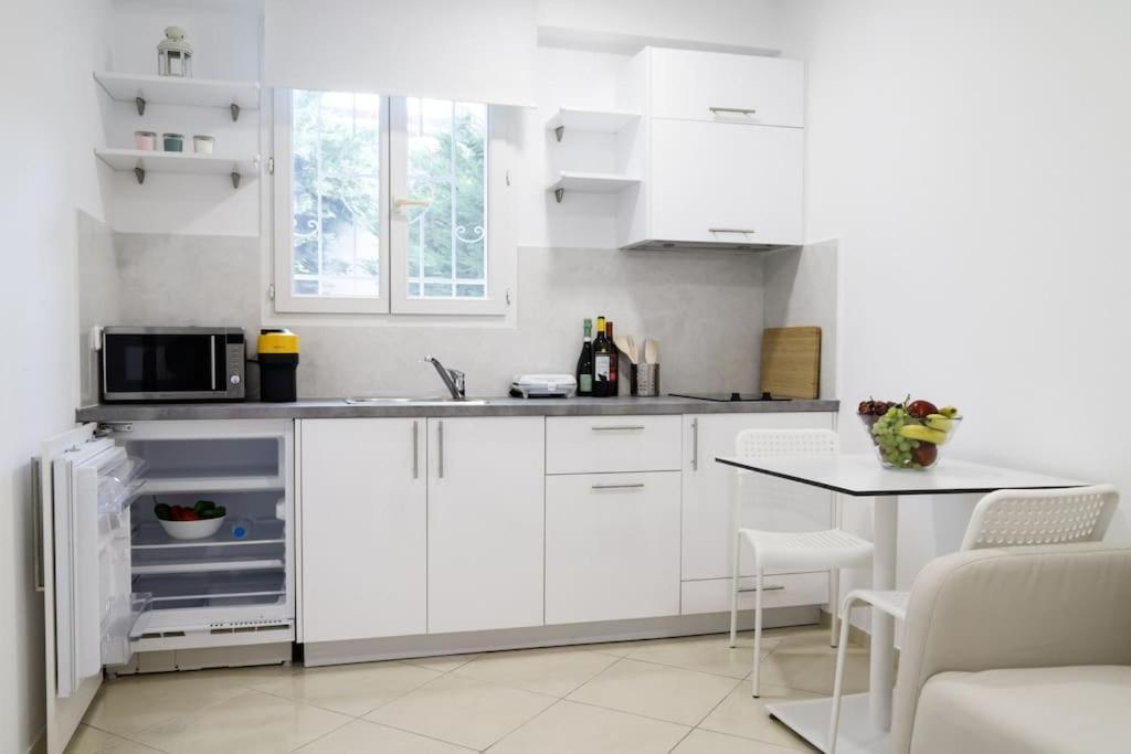 Cozy Apartment Near Airport Koropíon Exterior foto