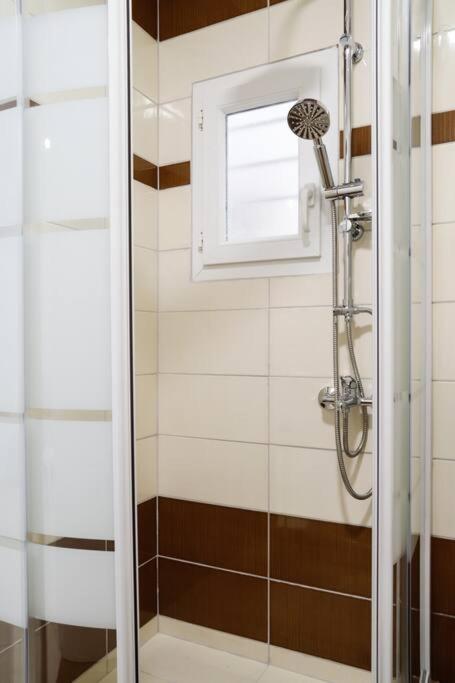 Cozy Apartment Near Airport Koropíon Exterior foto